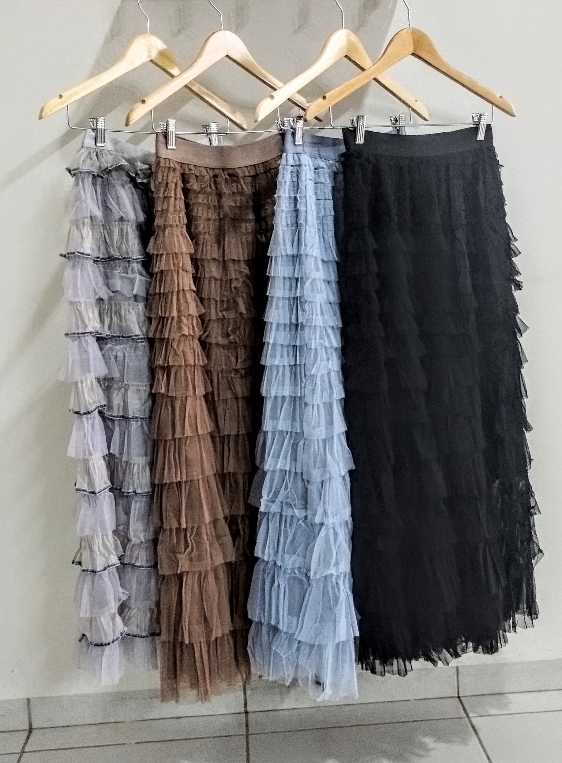 Saia Midi camadas em tule.